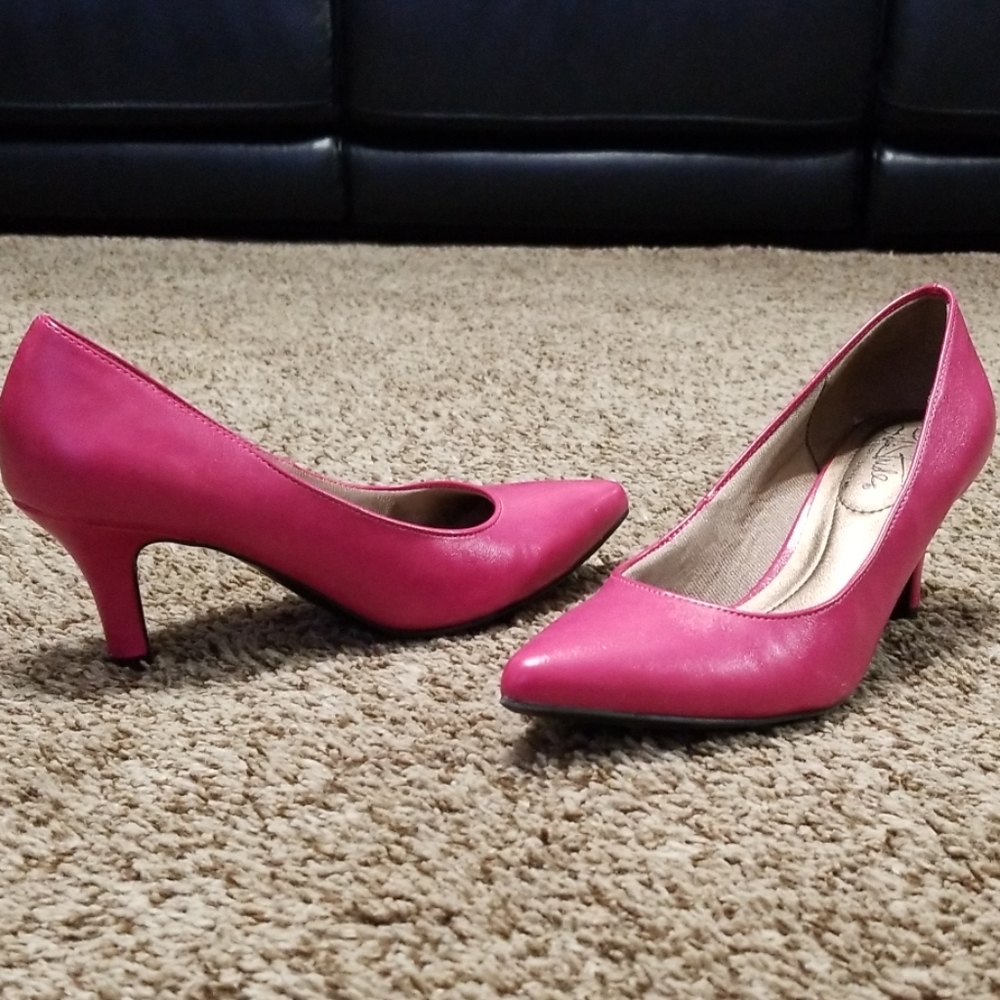 Life Stride pumps